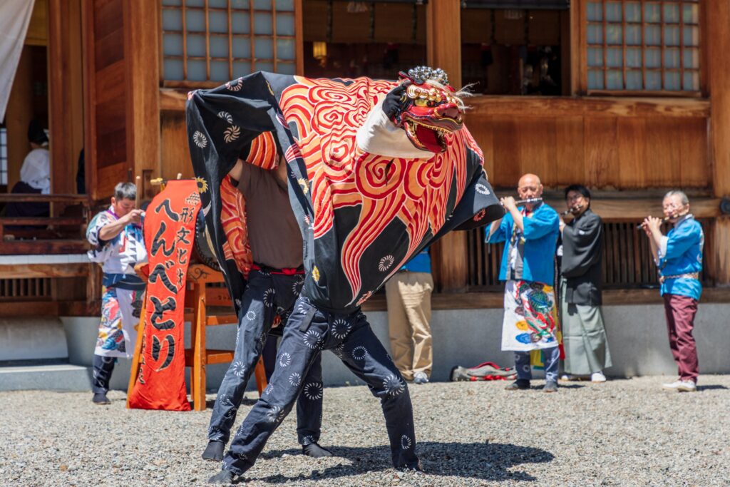 獅子舞（へんべとり）　播隆祭・北アルプス飛騨側開山祭（5/10）