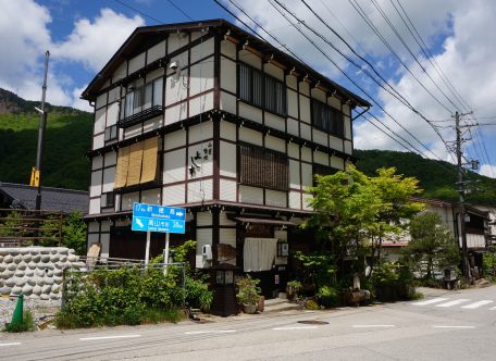 よし本外観
