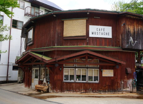 マスタシュ外観1